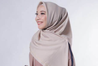 Arti Mimpi Diberi Kerudung Oleh Seseorang