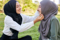 Siapa Saja Mahram yang Wanita Boleh Terbuka di Depannya dalam Islam?