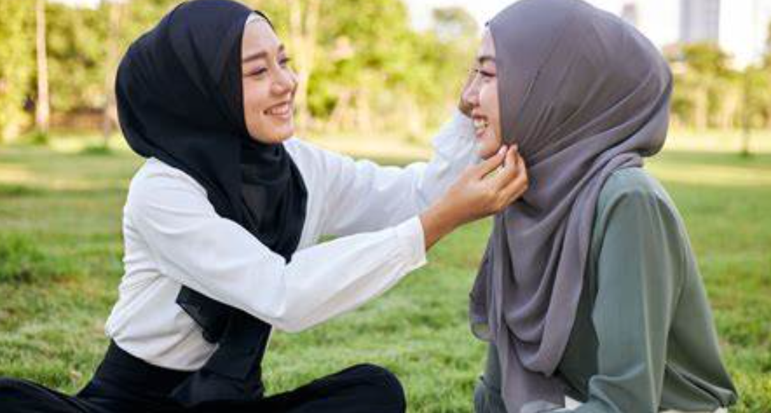 Siapa Saja Mahram yang Wanita Boleh Terbuka di Depannya dalam Islam?